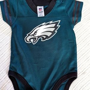Philadelphia Eagles infant 3-6 mos onesie NWOT, Team NFL